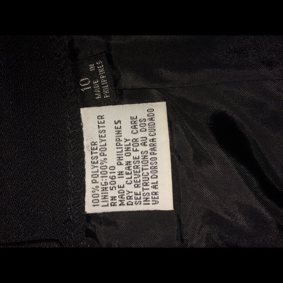 SOLD 💜 Midi length black skirt - Picture 2 of 2